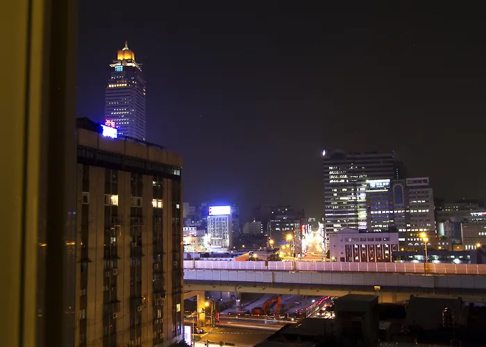 Mr. Lobster'S Secret Den Design Hostel